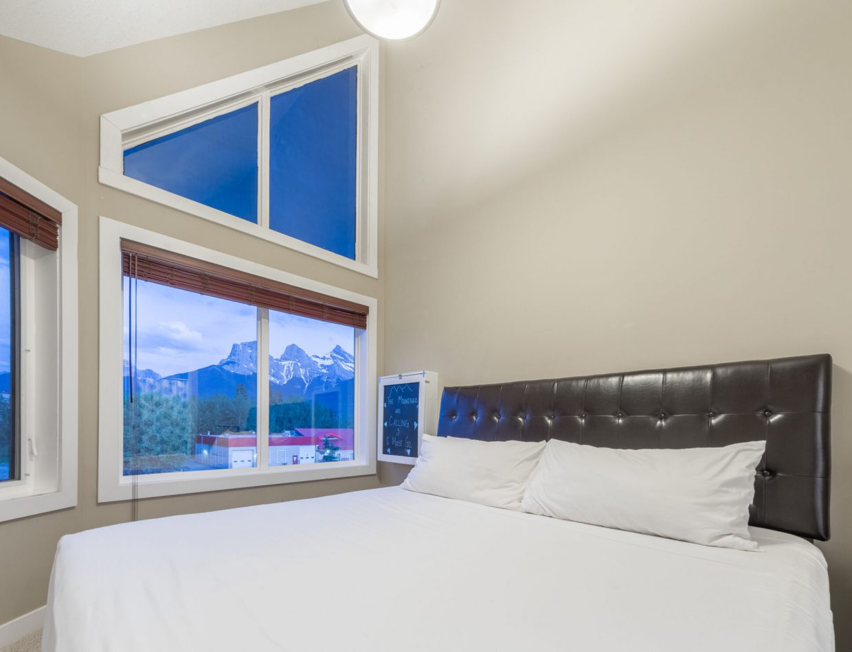 "Great location, comfortable beds in separate bedrooms, good shower, and beautiful view from the balcony. The underground parking was a bonus." - Blair